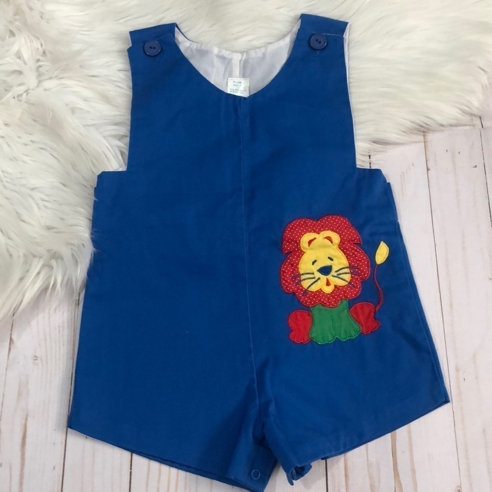 Lion overall shorts size 5